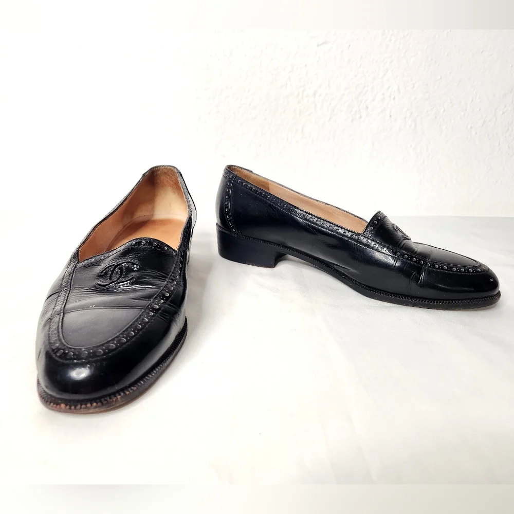Chanel Black Calfskin Patent Leather Loafers Flats Italy CC Logo EU 37.5 - US 7 - Picture 2 of 15